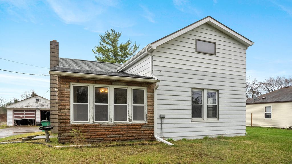 4805 3 Mile Road, Bay City, MI 48706