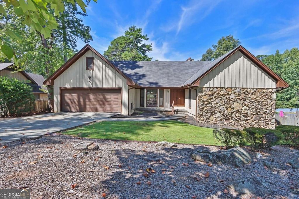 1749 Hidden Hills Parkway, Stone Mountain, GA 30088 — exterior