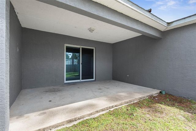 8 RAINSTONE LANE, Palm Coast, FL 32164