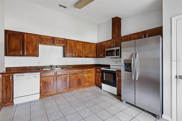 8 RAINSTONE LANE, Palm Coast, FL 32164