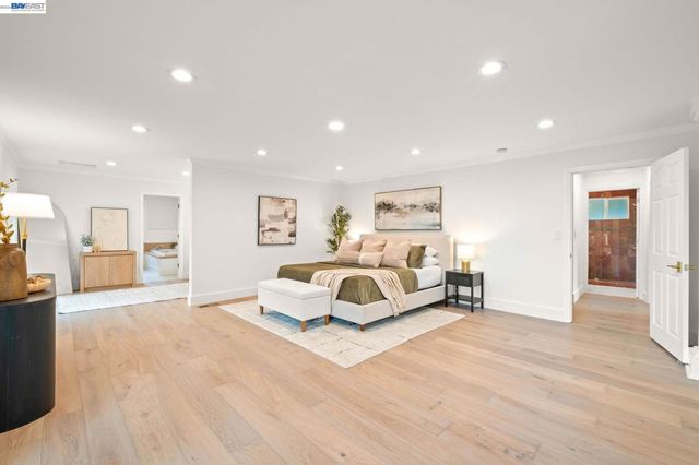 11 Rudgear Dr, Walnut Creek, CA 94596