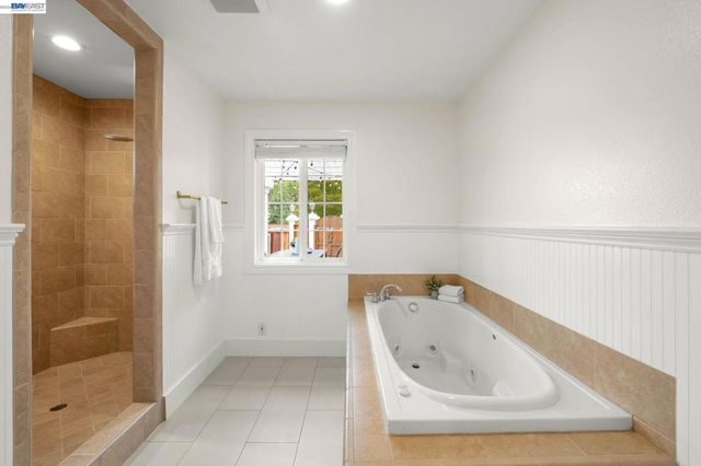 11 Rudgear Dr, Walnut Creek, CA 94596