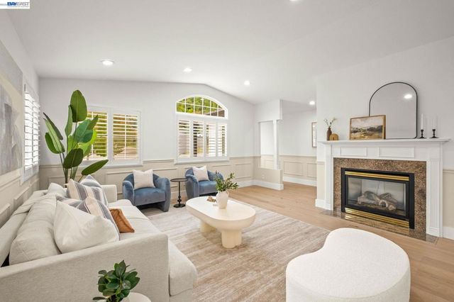 11 Rudgear Dr, Walnut Creek, CA 94596