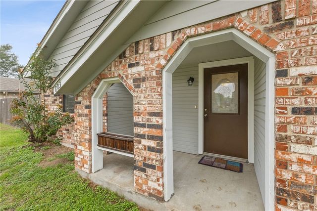 803 Camellia Court, College Station, TX 77840