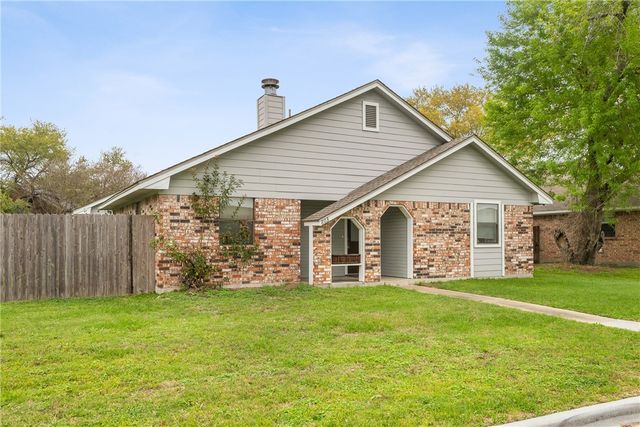 803 Camellia Court, College Station, TX 77840