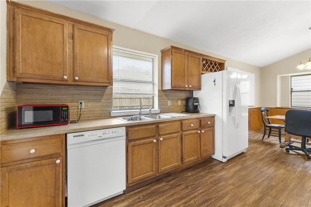 803 Camellia Court, College Station, TX 77840