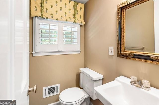 647 Shannon Green Circle, Mableton, GA 30126
