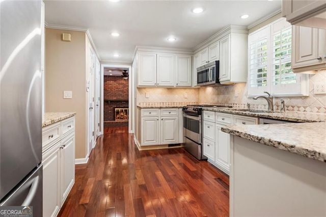 647 Shannon Green Circle, Mableton, GA 30126