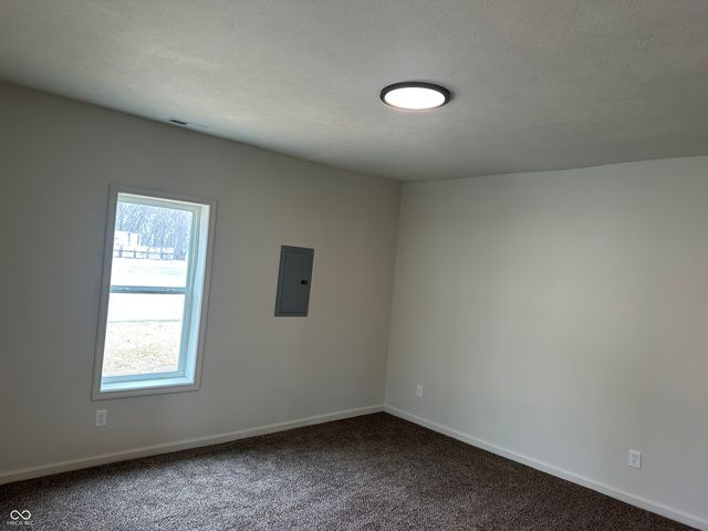 500 S Main Street, Veedersburg, IN 47987