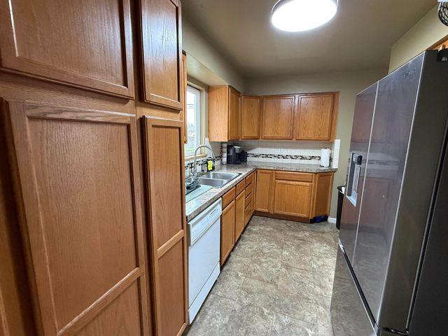 1807 W Henry St, Pasco, WA 99301