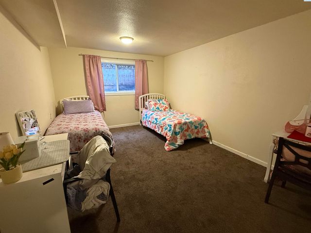 1807 W Henry St, Pasco, WA 99301