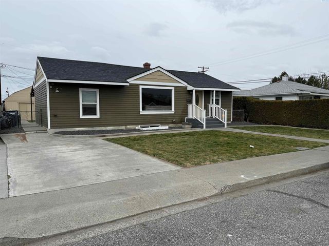 1807 W Henry St, Pasco, WA 99301