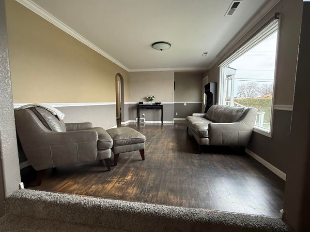 1807 W Henry St, Pasco, WA 99301