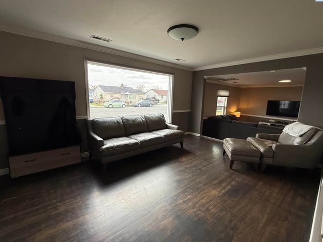 1807 W Henry St, Pasco, WA 99301