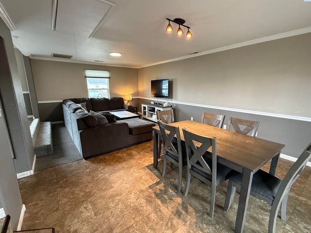 1807 W Henry St, Pasco, WA 99301