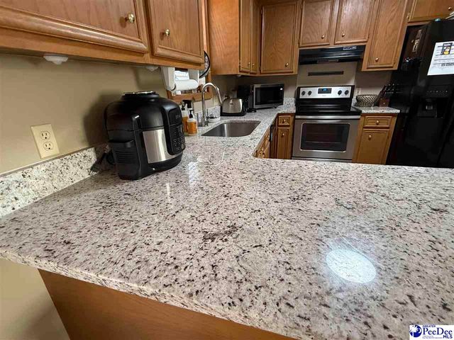 920 Fox Hollow Dr, Hartsville, SC 29550