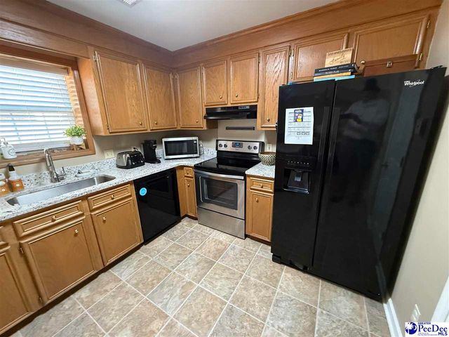 920 Fox Hollow Dr, Hartsville, SC 29550