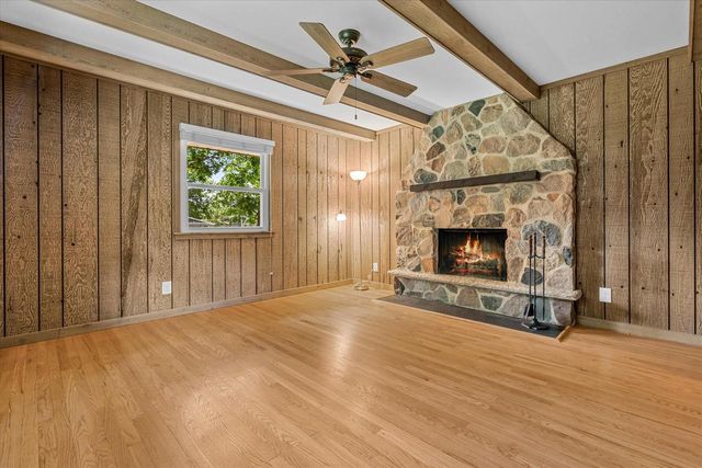 W136N8704 Esquire ROAD, Menomonee Falls, WI 53051