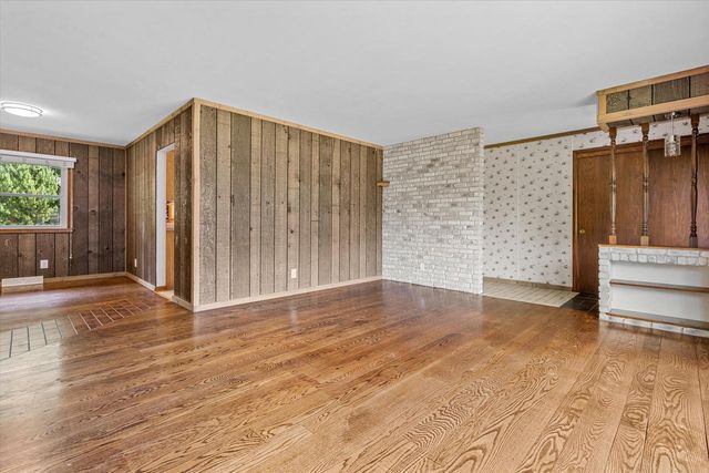 W136N8704 Esquire ROAD, Menomonee Falls, WI 53051