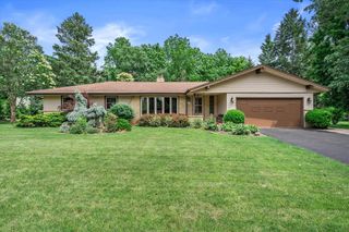 W136N8704 Esquire ROAD, Menomonee Falls, WI 53051