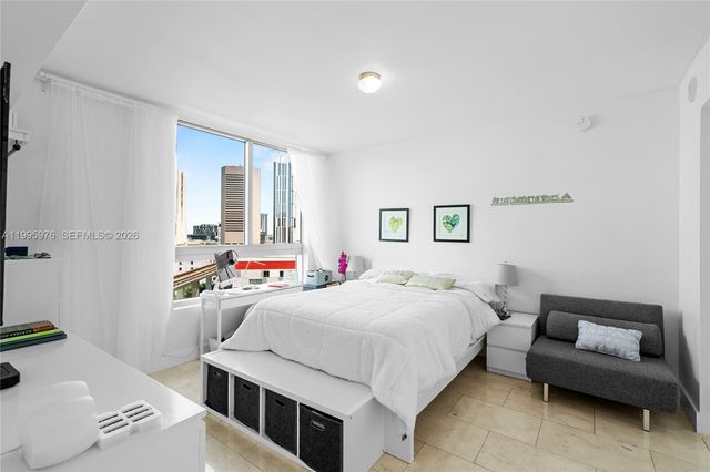 90 SW 3rd St 1209, Miami, FL 33130