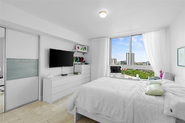 90 SW 3rd St 1209, Miami, FL 33130