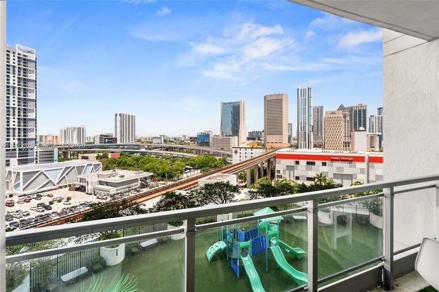 90 SW 3rd St 1209, Miami, FL 33130