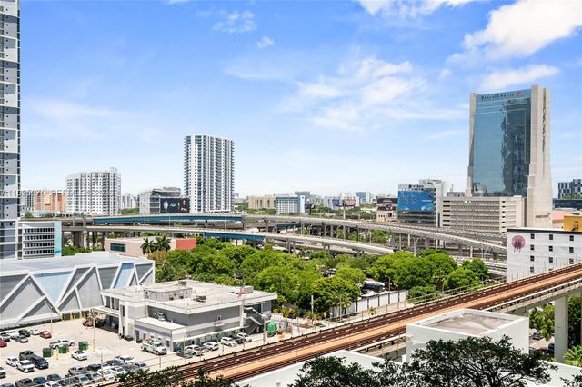 90 SW 3rd St 1209, Miami, FL 33130