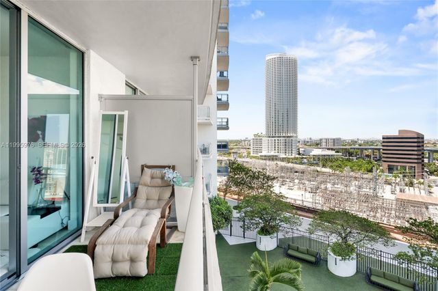 90 SW 3rd St 1209, Miami, FL 33130