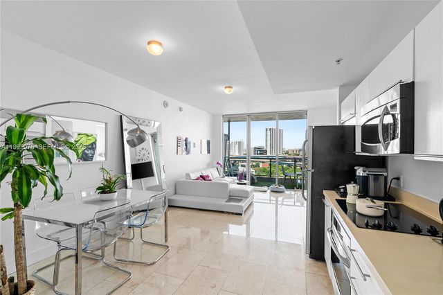 90 SW 3rd St 1209, Miami, FL 33130