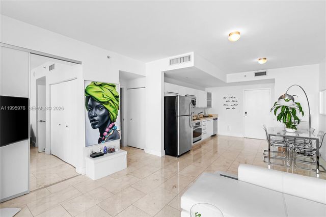 90 SW 3rd St 1209, Miami, FL 33130