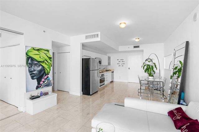 90 SW 3rd St 1209, Miami, FL 33130