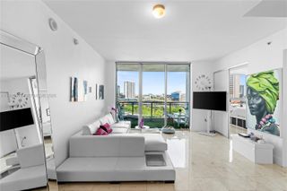 90 SW 3rd St 1209, Miami, FL 33130