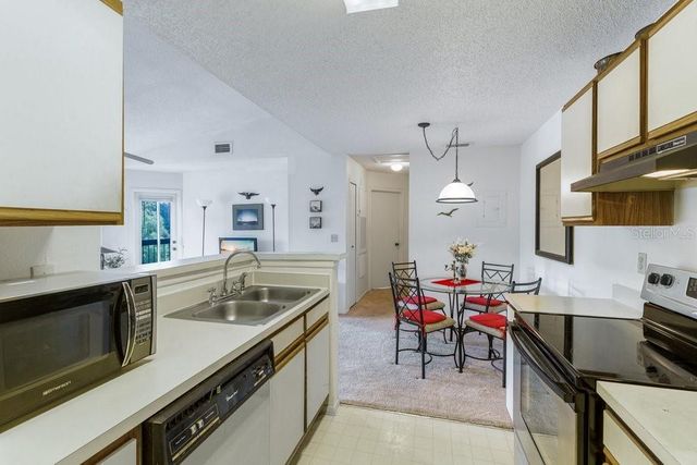 2231 CASCADES BOULEVARD 304, Kissimmee, FL 34741