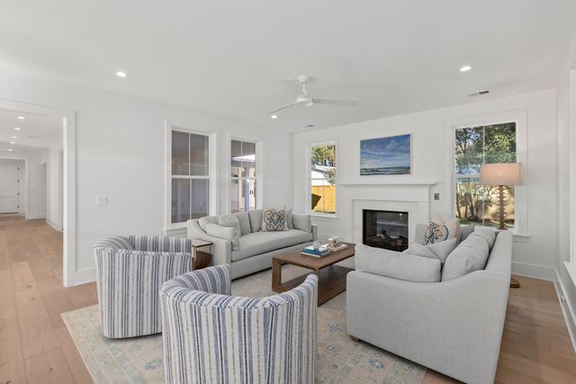 931 Kincade Drive, Mount Pleasant, SC 29464