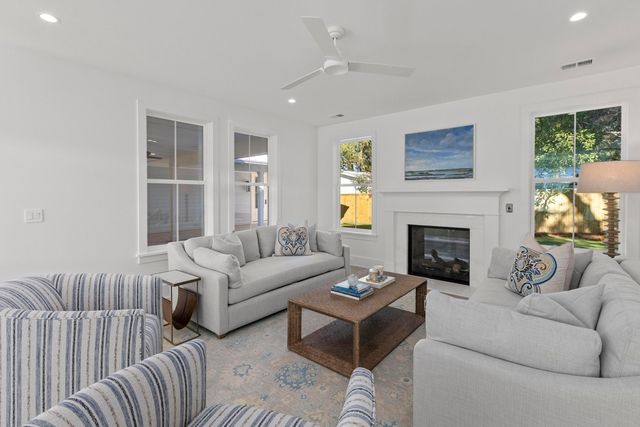 931 Kincade Drive, Mount Pleasant, SC 29464