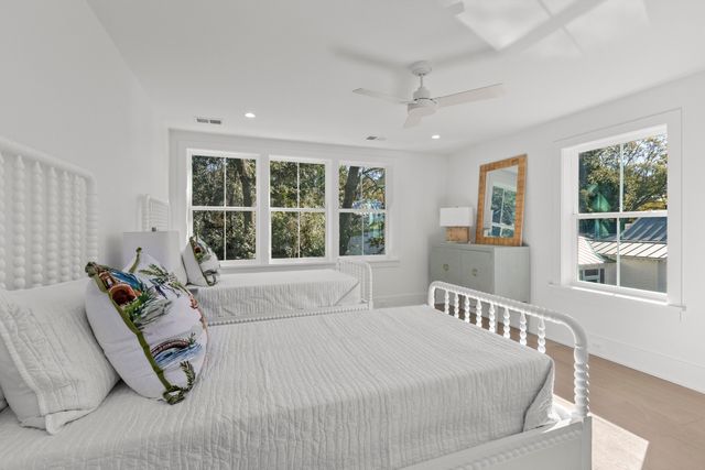 931 Kincade Drive, Mount Pleasant, SC 29464