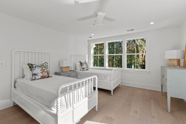 931 Kincade Drive, Mount Pleasant, SC 29464