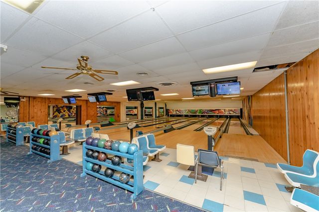 200 Baughman Ave, Jeannette, PA 15644