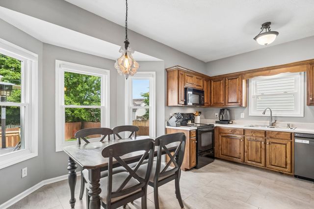 2504 Oak Hill Dr, Murfreesboro, TN 37130