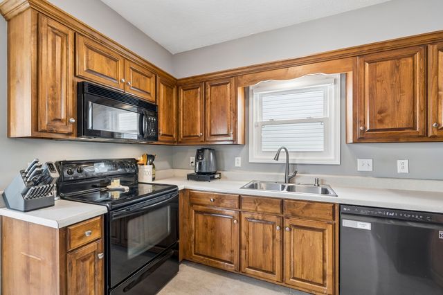 2504 Oak Hill Dr, Murfreesboro, TN 37130