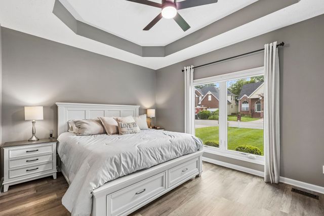2504 Oak Hill Dr, Murfreesboro, TN 37130
