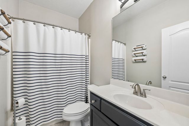 2504 Oak Hill Dr, Murfreesboro, TN 37130