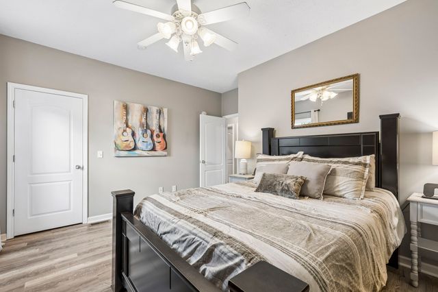 2504 Oak Hill Dr, Murfreesboro, TN 37130