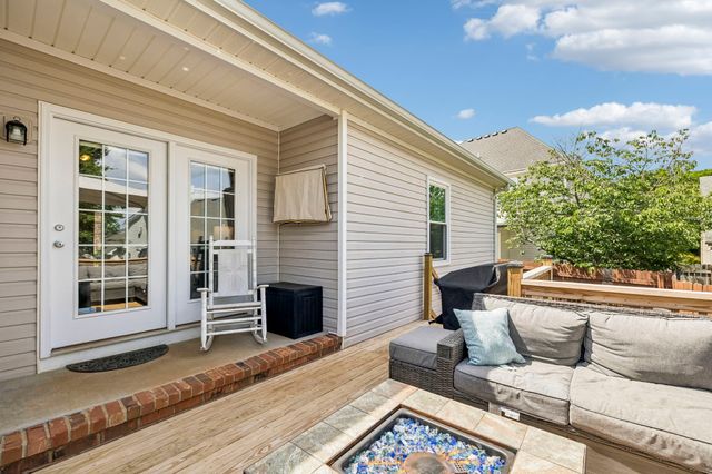 2504 Oak Hill Dr, Murfreesboro, TN 37130