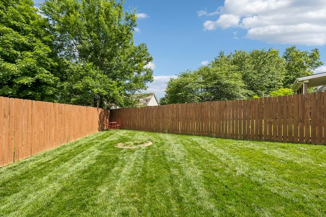 2504 Oak Hill Dr, Murfreesboro, TN 37130