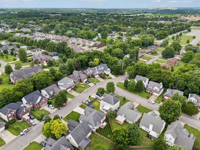 2504 Oak Hill Dr, Murfreesboro, TN 37130