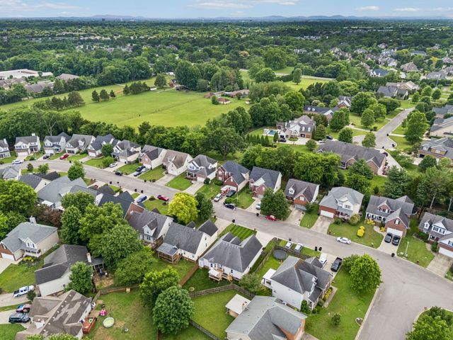 2504 Oak Hill Dr, Murfreesboro, TN 37130
