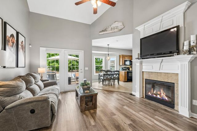 2504 Oak Hill Dr, Murfreesboro, TN 37130
