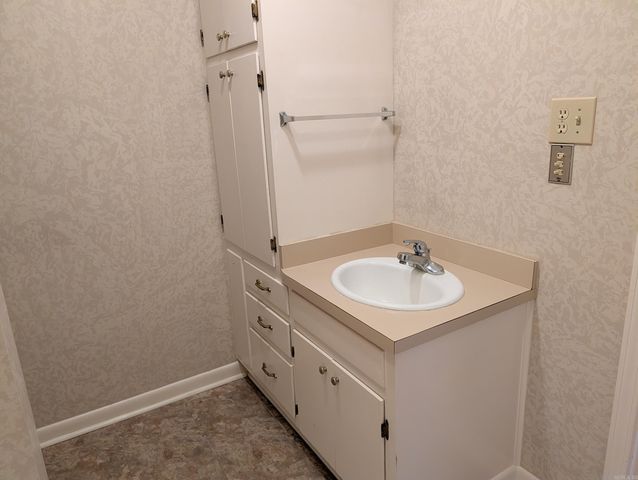 12 Bayou Cove Cir Circle, Mcgehee, AR 71654